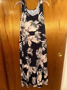 Sleeveless Black Maxi Dress with Cream Tropical Print